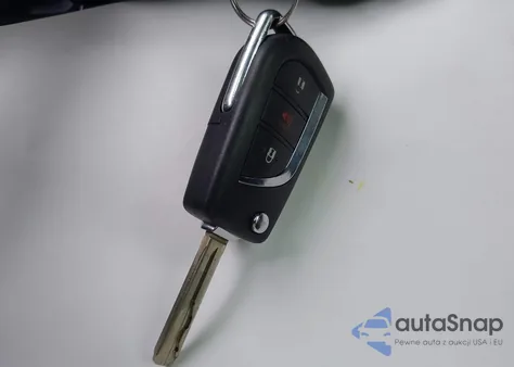 2019 Toyota Rav4 Le z USA, uszkodzony, nr VIN JTMF1RFV6KD016360